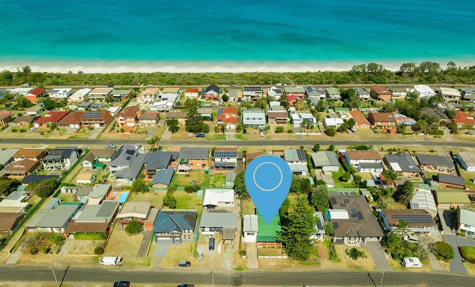 Barronstown - Pet Friendly with Fire Pit House in Callala Bay