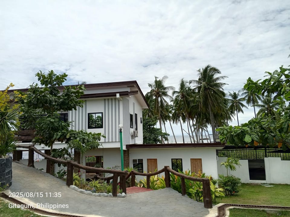 Lac View Desert Beach Resort Resort in Northern Mindanao