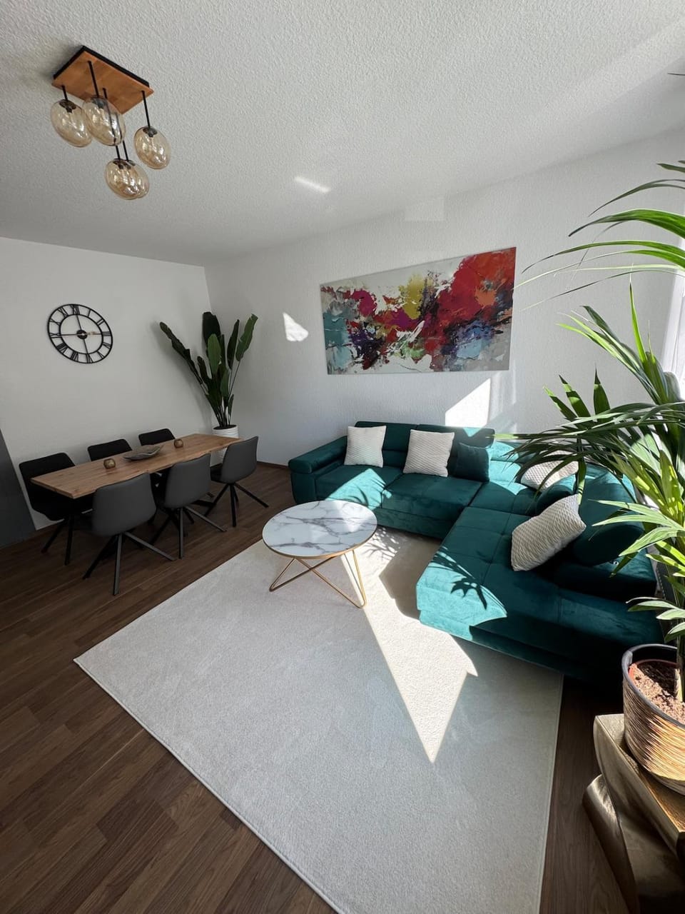 Living room, Seating area