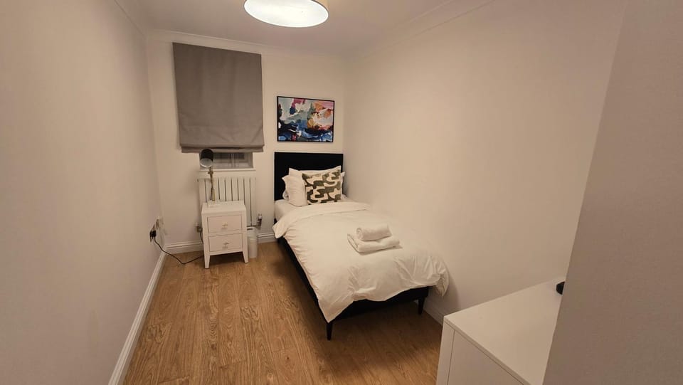 2 Bed Stylish Interiors 25min to Central London Apartment in Edgware