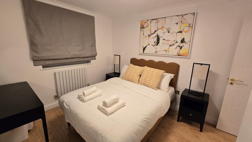 2 Bed Stylish Interiors 25min to Central London Apartment in Edgware