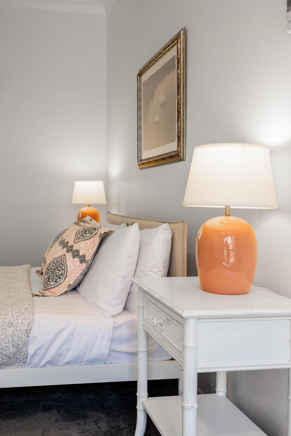 Bird and Leaf Cottage House in Indooroopilly