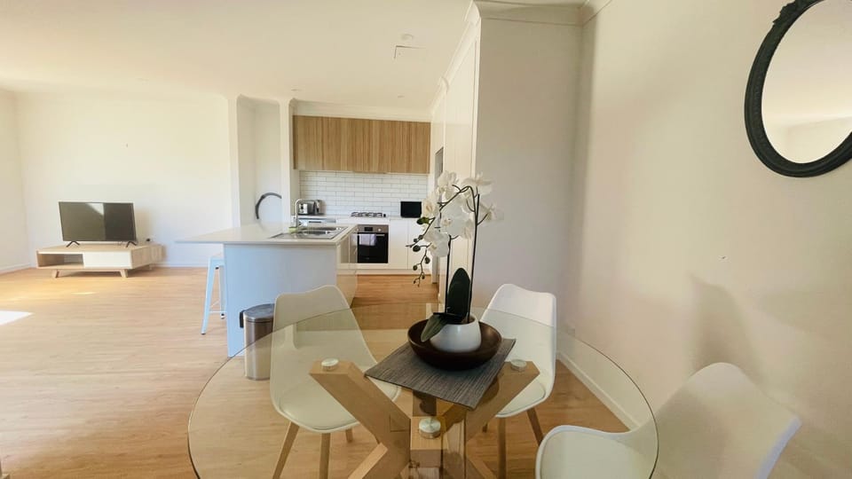 Residence Of Frankcom Villa in Melbourne