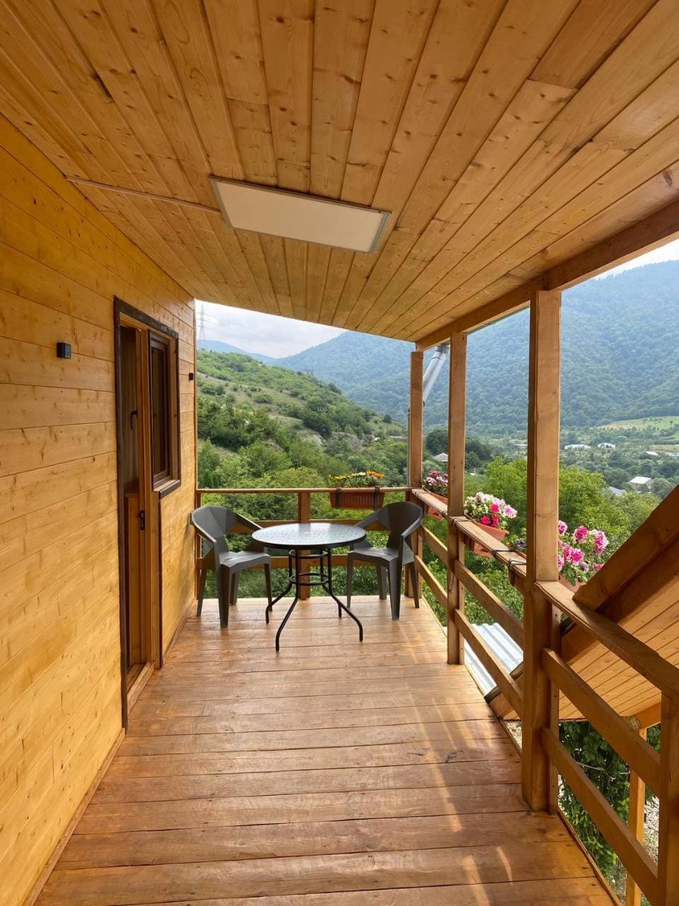 View (from property/room), Balcony/Terrace, Mountain view