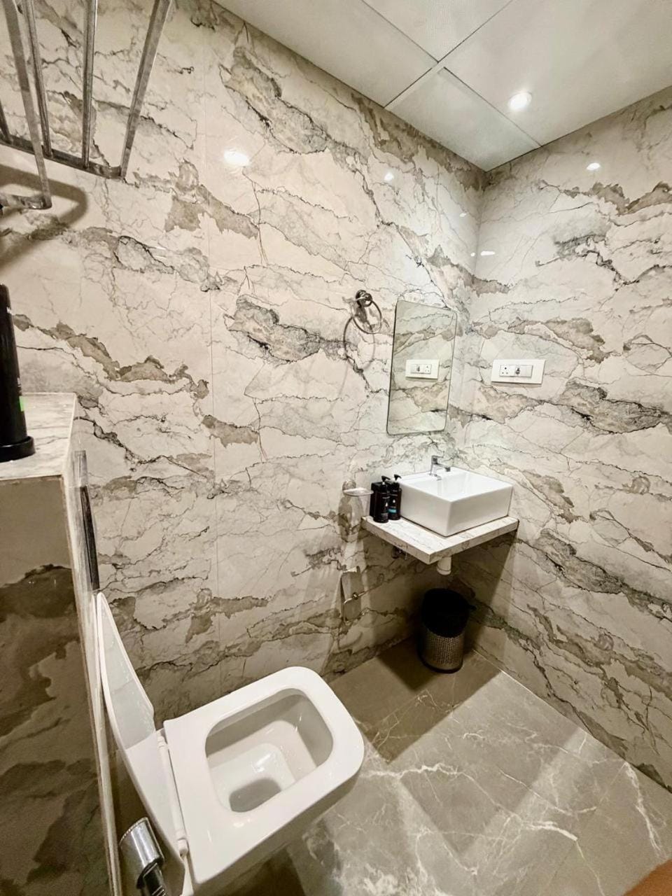 Hotel Classy Comfort Malad Near DNA Hospital Hotel in Mumbai