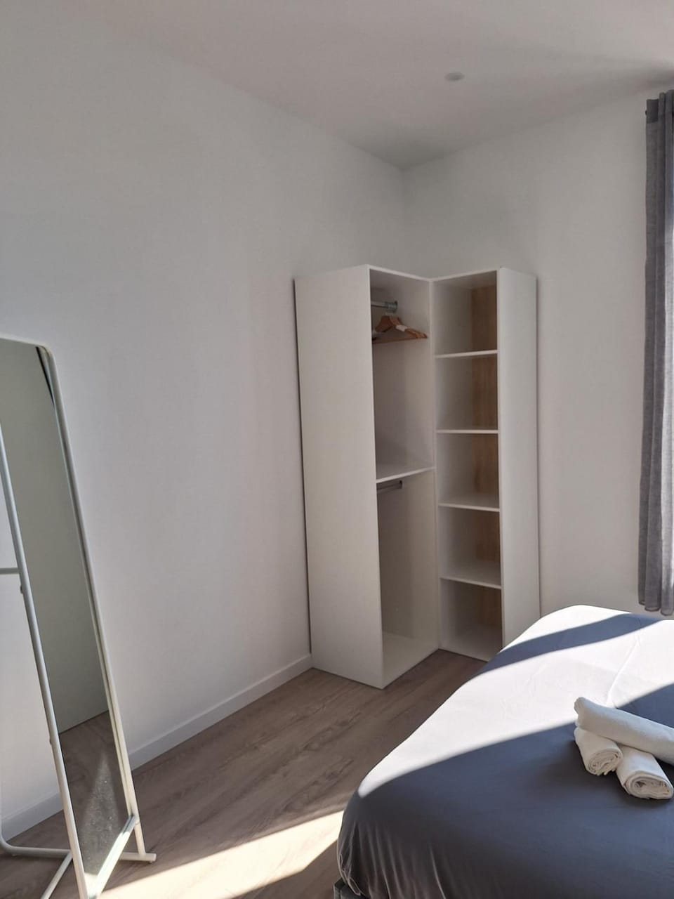 Bed, Photo of the whole room, Bedroom, wardrobe