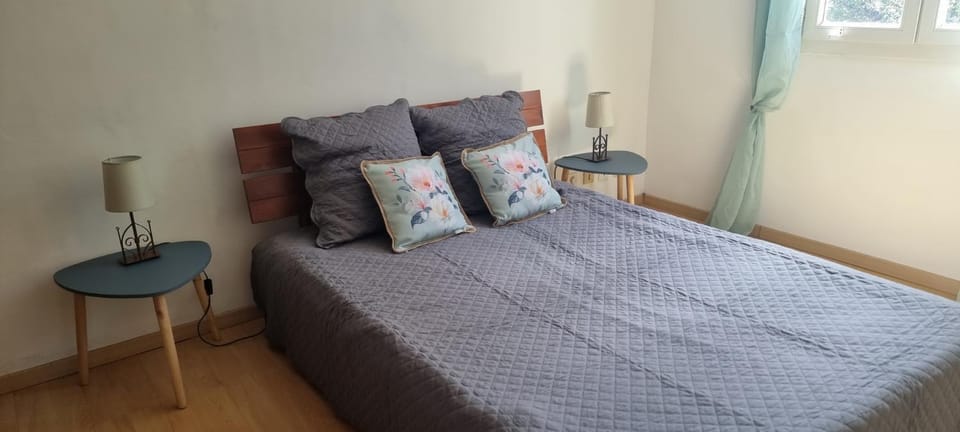 Bed, Photo of the whole room