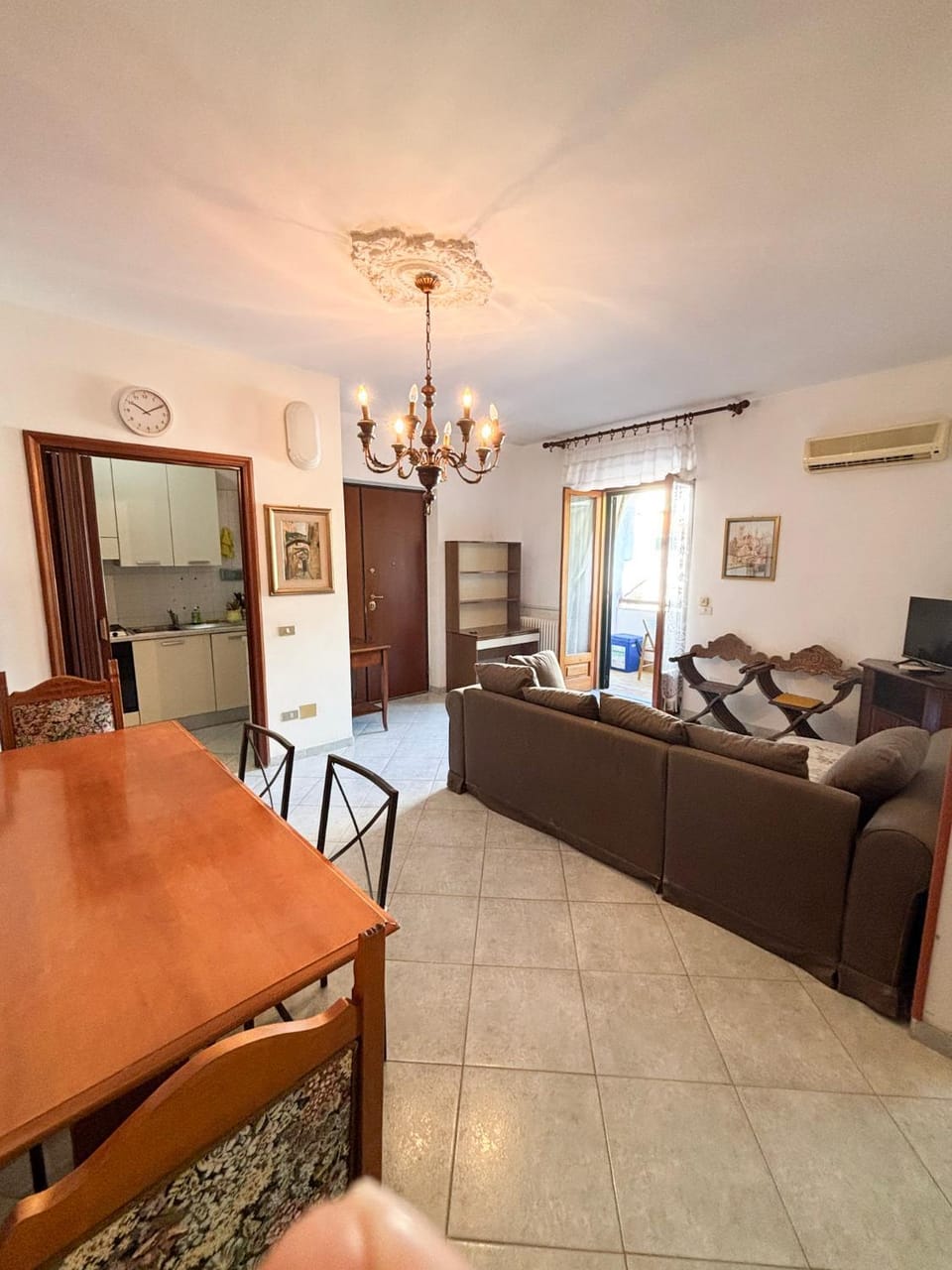 Seating area, Dining area