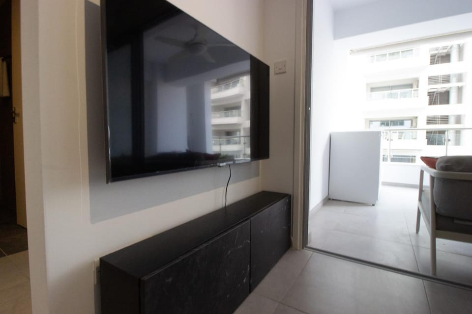 TV and multimedia, Living room, Evening entertainment