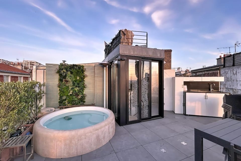House with rooftop and hot tub Eiffel Tower view House in Paris