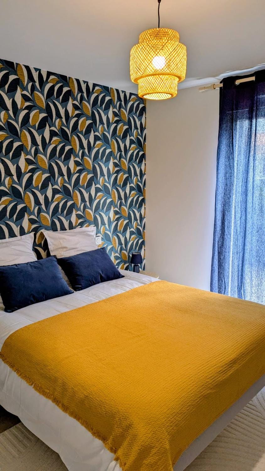 Bed, Photo of the whole room, Bedroom