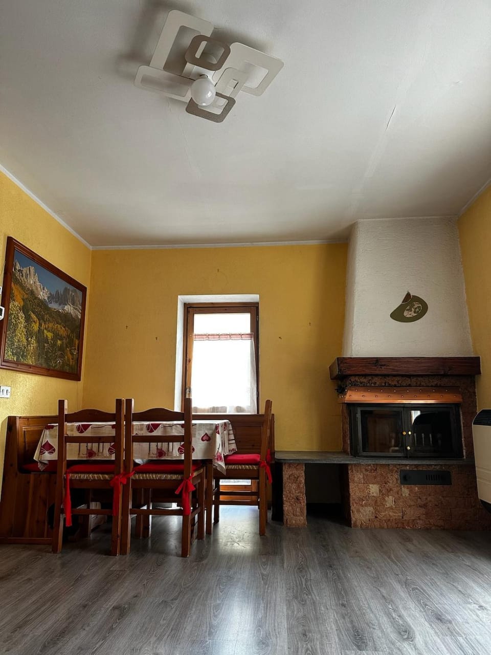 Seating area, Dining area