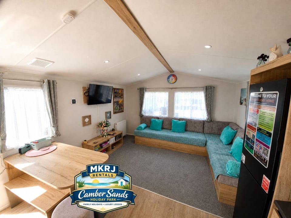 Communal lounge/ TV room, TV and multimedia, Living room