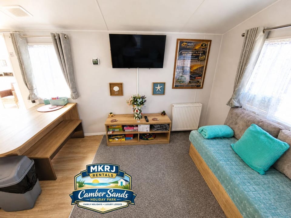Communal lounge/ TV room, TV and multimedia, Living room