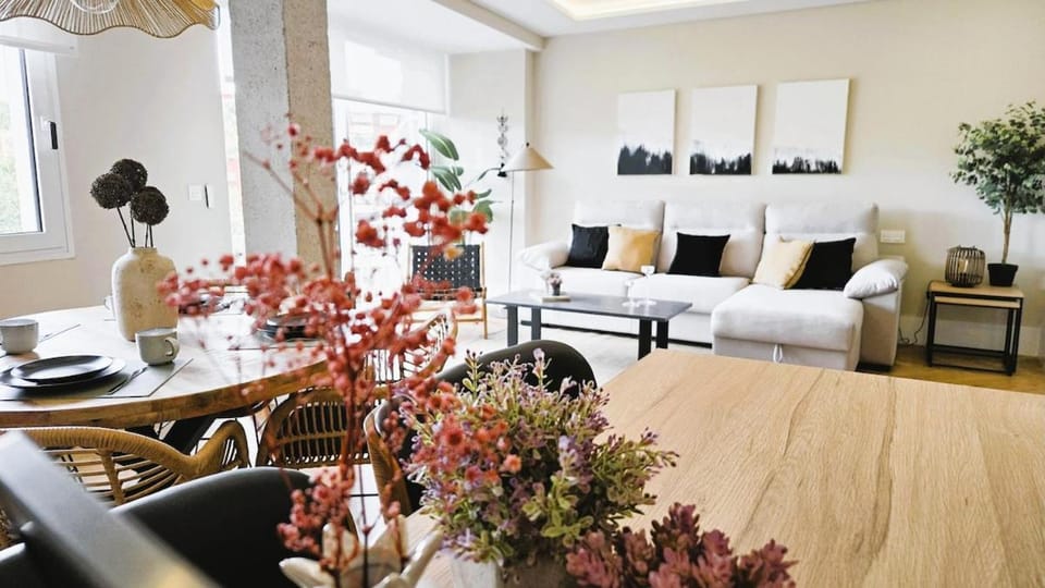 Living room, Dining area