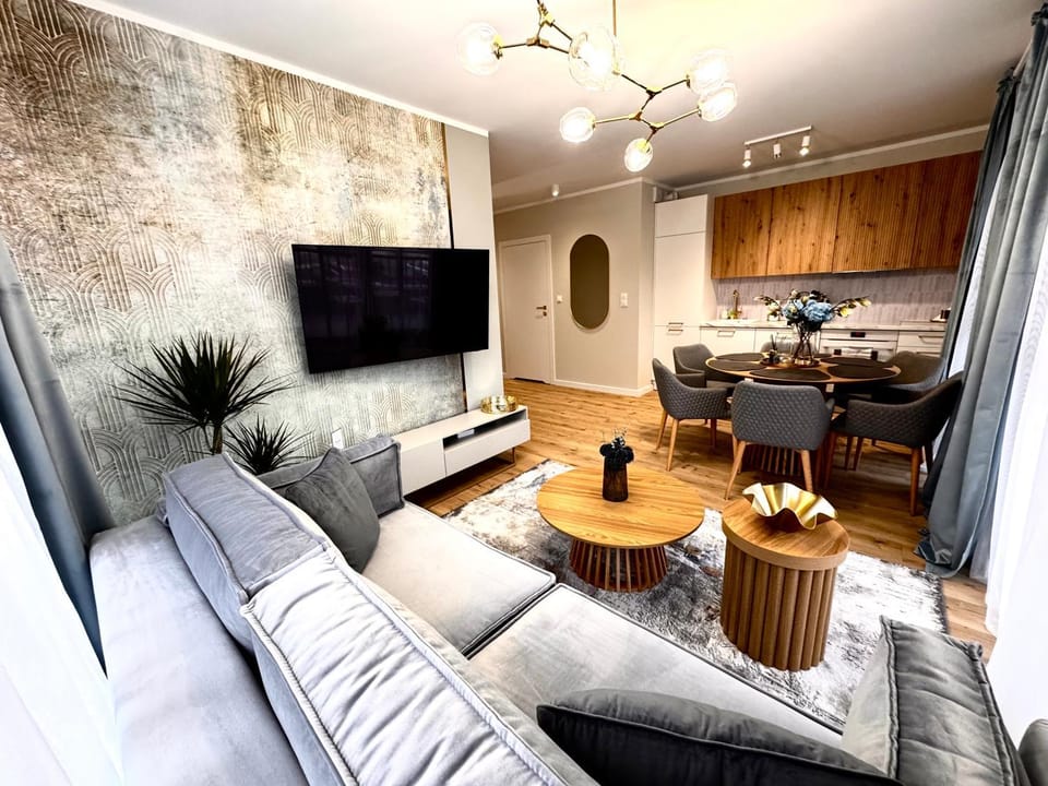 Communal lounge/ TV room, TV and multimedia, Kitchen or kitchenette, Living room, Seating area, Dining area, Evening entertainment