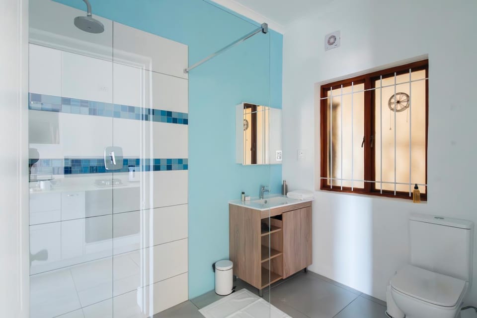 Azure Work-Friendly Coastal Stay with Views Apartment in Cape Town