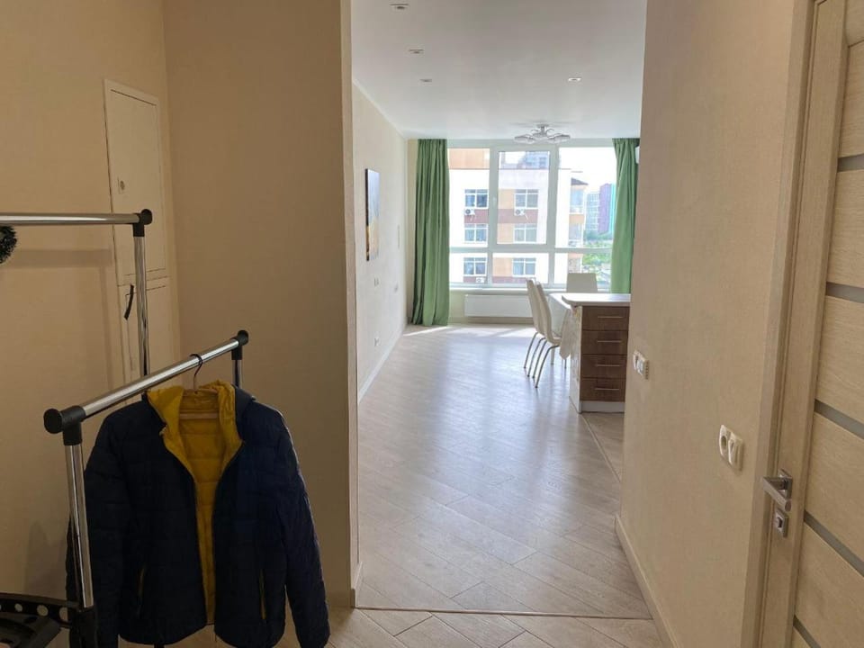 Facade/entrance, wardrobe