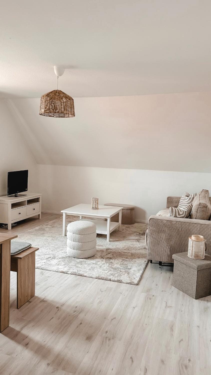 Communal lounge/ TV room, Living room, Seating area, Evening entertainment
