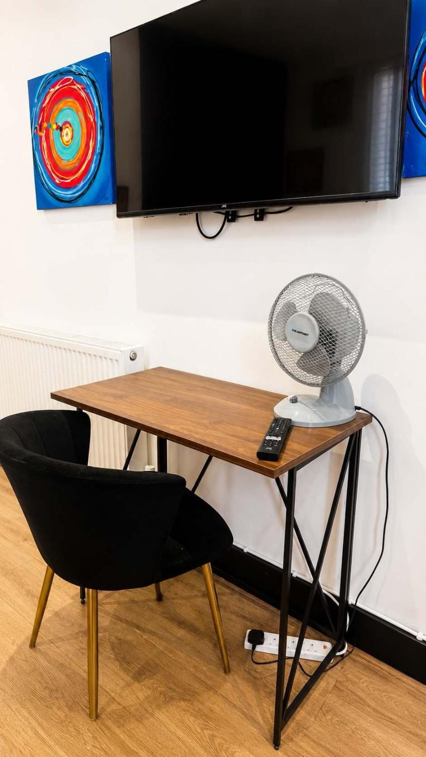 The Warldorf, King Size and Twin Apartment by The Hive WA1 Apartment in Warrington