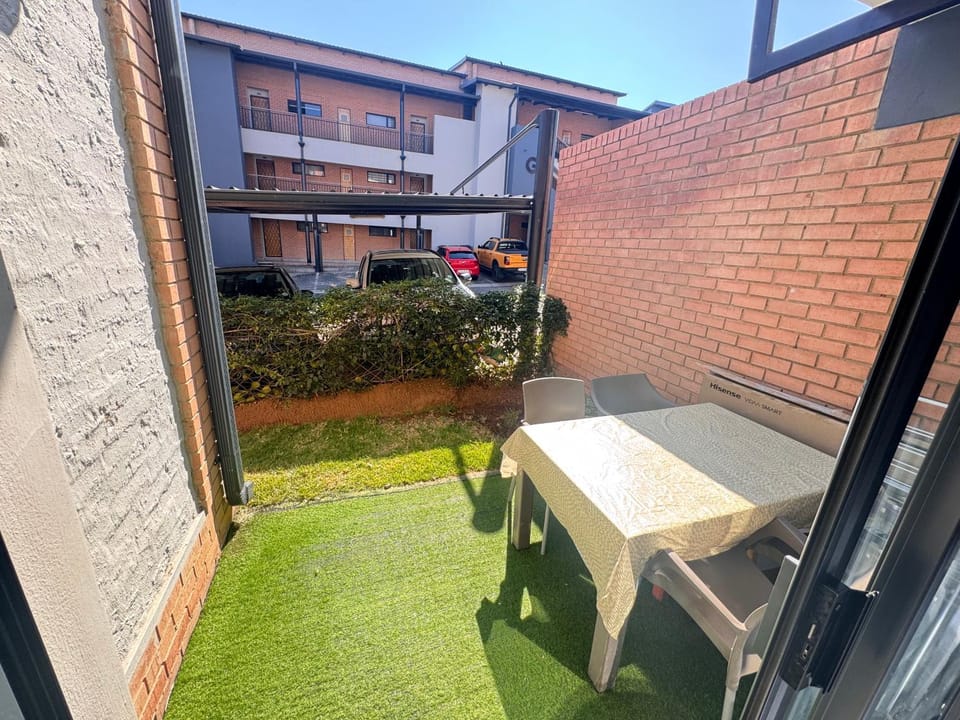 Property building, Patio, Garden, Balcony/Terrace, Garden view
