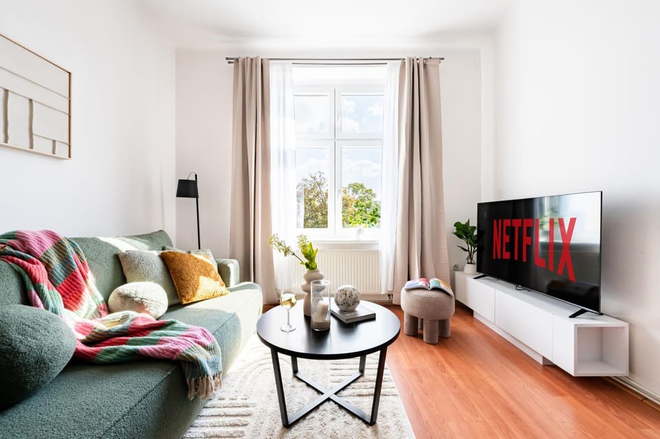 TV and multimedia, Seating area