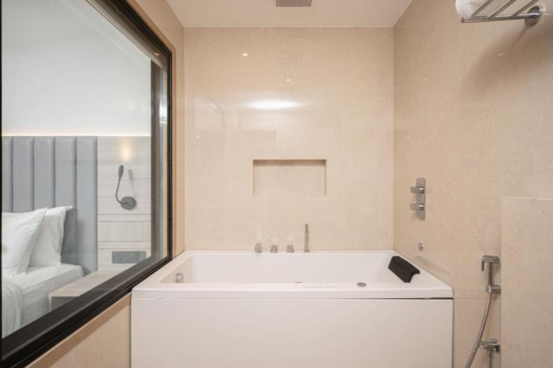 Shower, Hot Tub, Bathroom, Photo of the whole room, Bath, towels