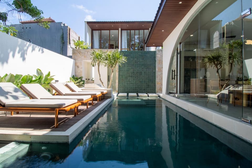 Pool view, Swimming pool, sunbed