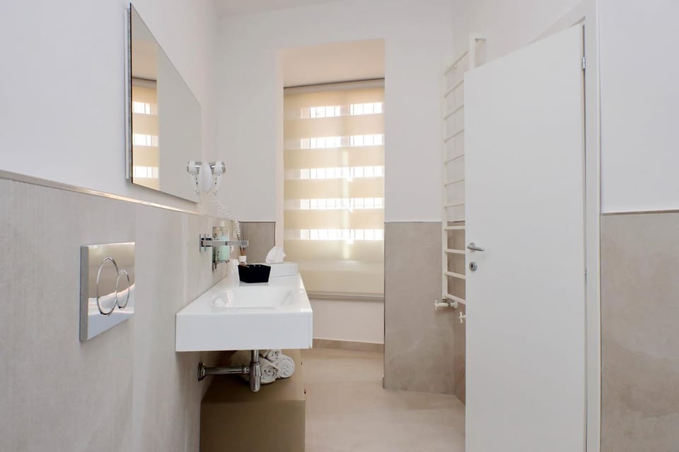 Bathroom, Photo of the whole room