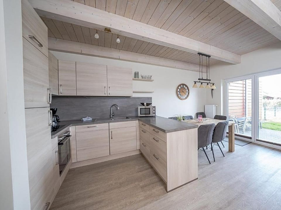 Ebbe und Flut 10 - Ferienhaus mit Garten House in Dagebüll