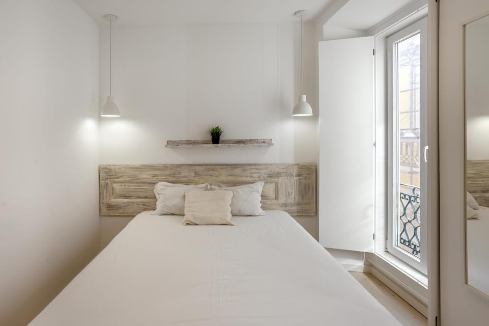 Downtown Modern Apartments by Homing Apartment in Lisbon