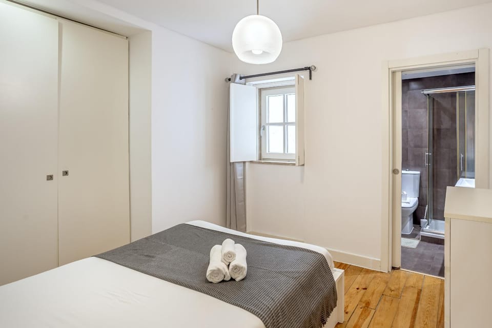 Bairro Alto Typical by Homing Apartment in Lisbon