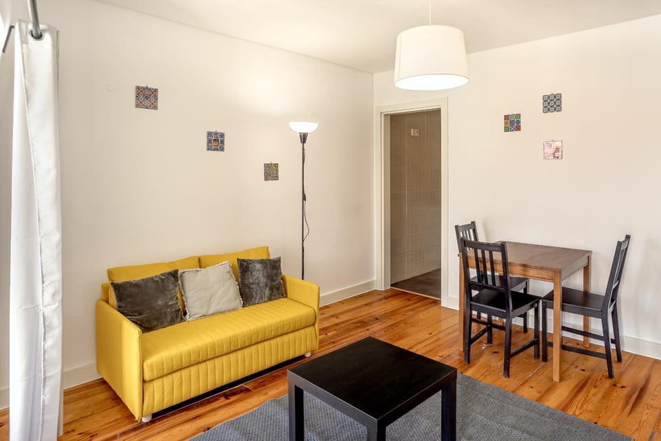 Bairro Alto Typical by Homing Apartment in Lisbon