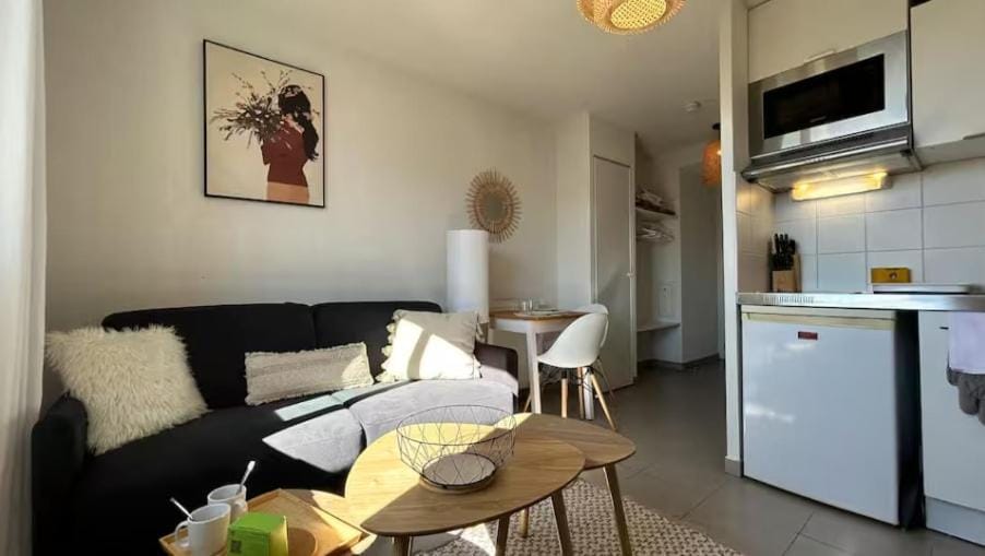 Living room, Dining area