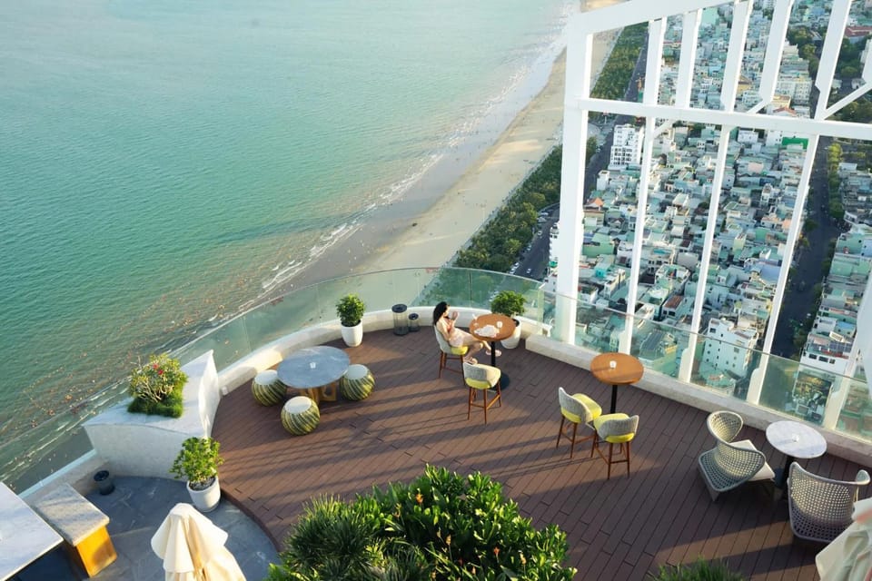 Nearby landmark, Day, People, Natural landscape, View (from property/room), Balcony/Terrace, Beach, Animals, Sea view, group of guests