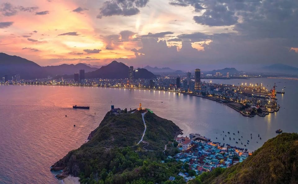 Nearby landmark, Day, Natural landscape, Bird's eye view, City view, Lake view, Mountain view, River view, Sea view, Sunrise, Sunset
