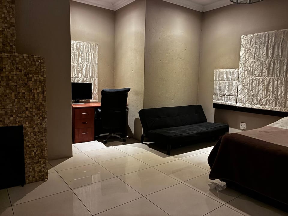 Luxurious House in JHB South House in Gauteng