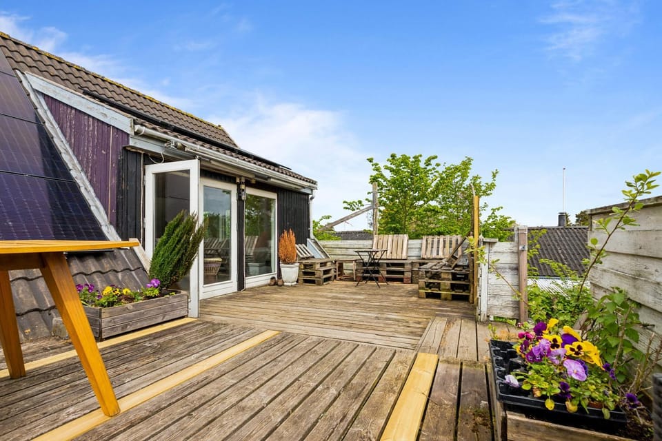 Patio, Spring, Balcony/Terrace, sunbed