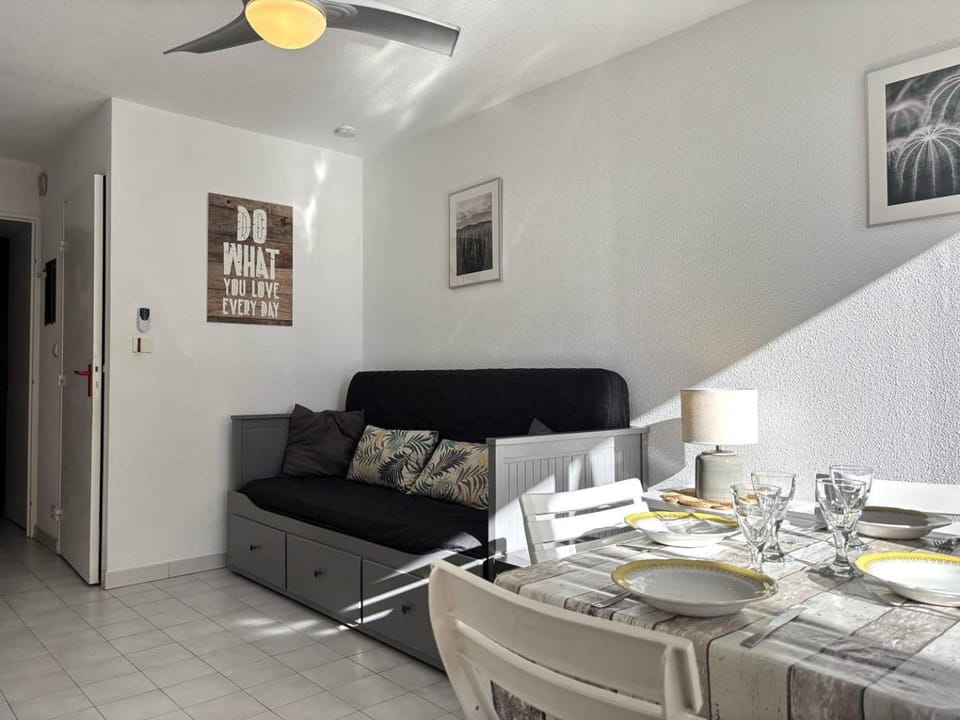 LAL110-104 Appartement Studio coin nuit 4 pers à LA LONDE LES MAURES Apartment in La Londe-les-Maures