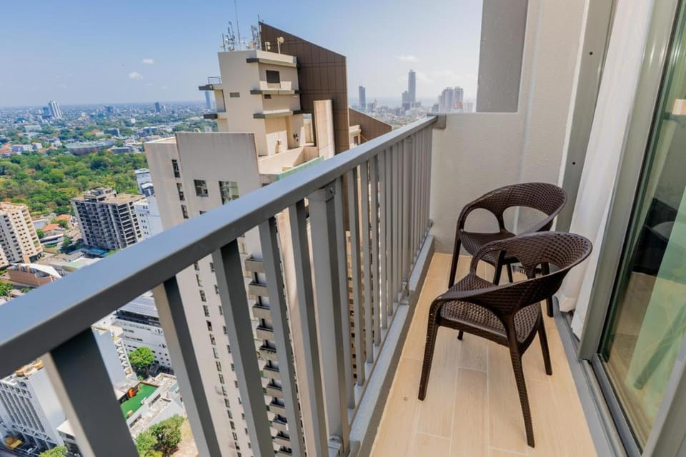 Balcony/Terrace, City view