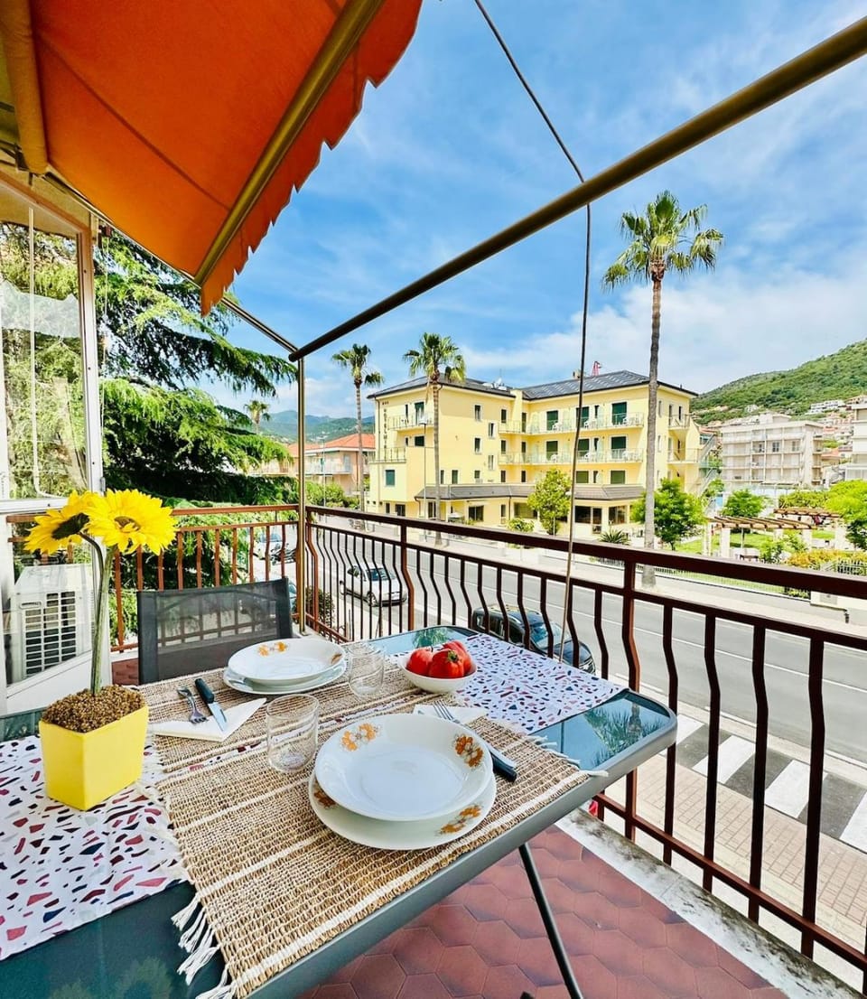 DIMORA Concept-Da Beffy-Beautiful Terrace and Free parking Apartment in Pietra Ligure