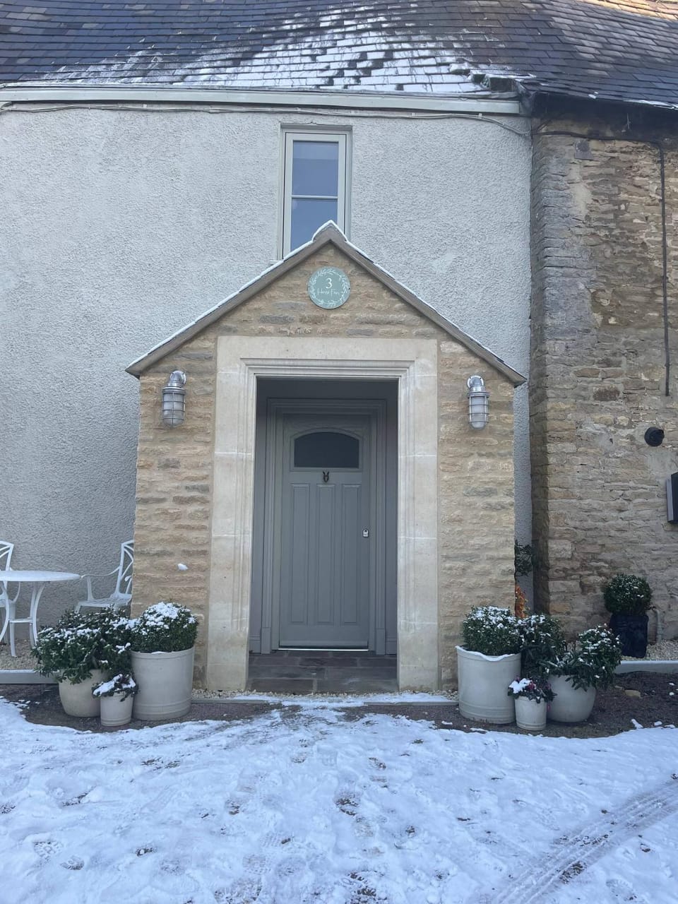Cottage on high street, own parking and EV charger House in Chipping Norton