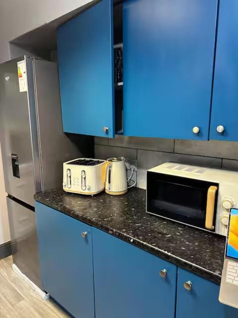 Coffee/tea facilities, Kitchen or kitchenette, oven, toaster