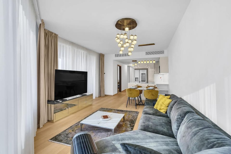 TV and multimedia, Living room, Seating area, Evening entertainment