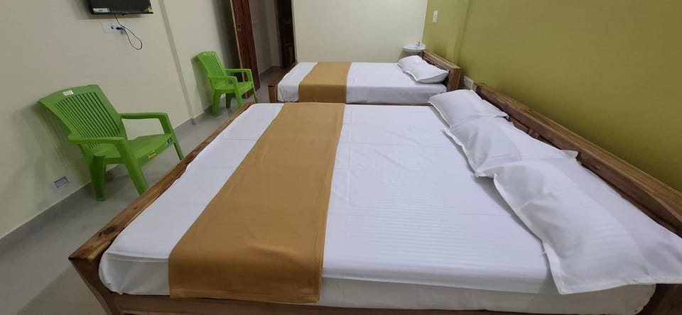 Bed, Bathroom