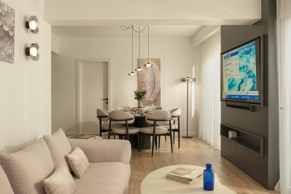 Seating area, Dining area