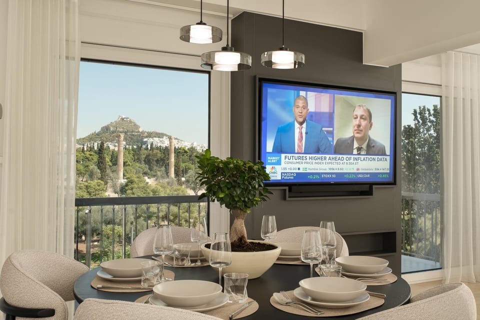 Communal lounge/ TV room, TV and multimedia, Dining area, Evening entertainment