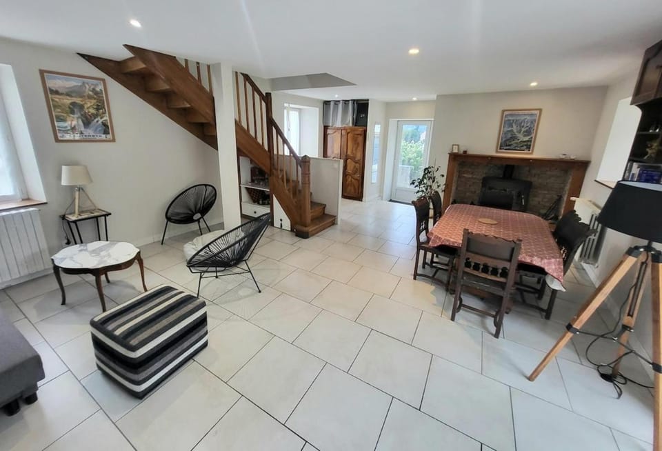 Maison des Cimes, Garden, cozy for 8 people House in Occitanie