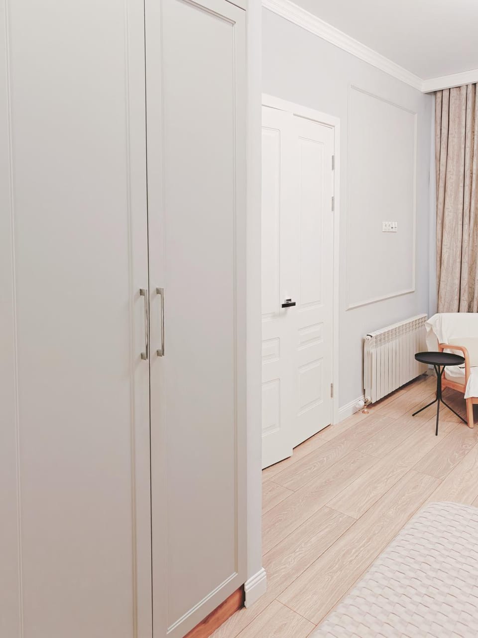 Seating area, wardrobe