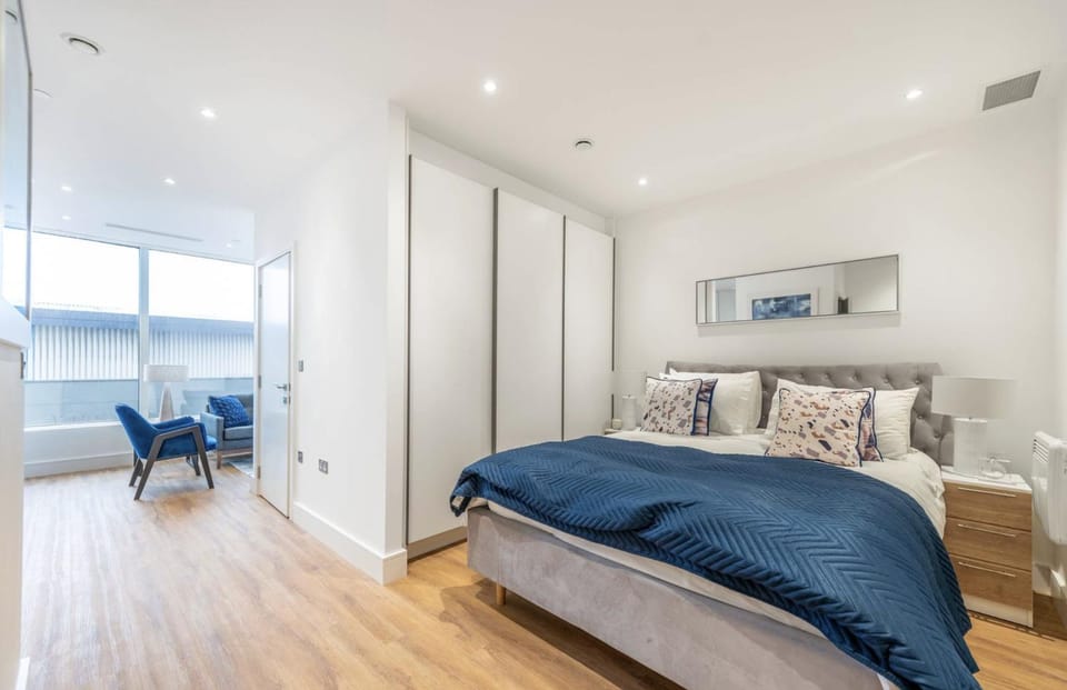 Apartment with Gym, Cinema & Concierge Apartment in London Borough of Ealing